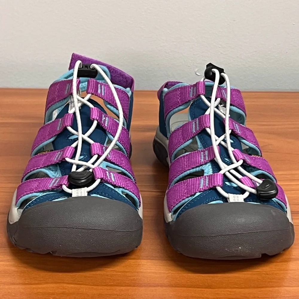 NIB Keen Big Kids' Newport Boundless Pink and Blue Closed Toe Sandals Sz 4